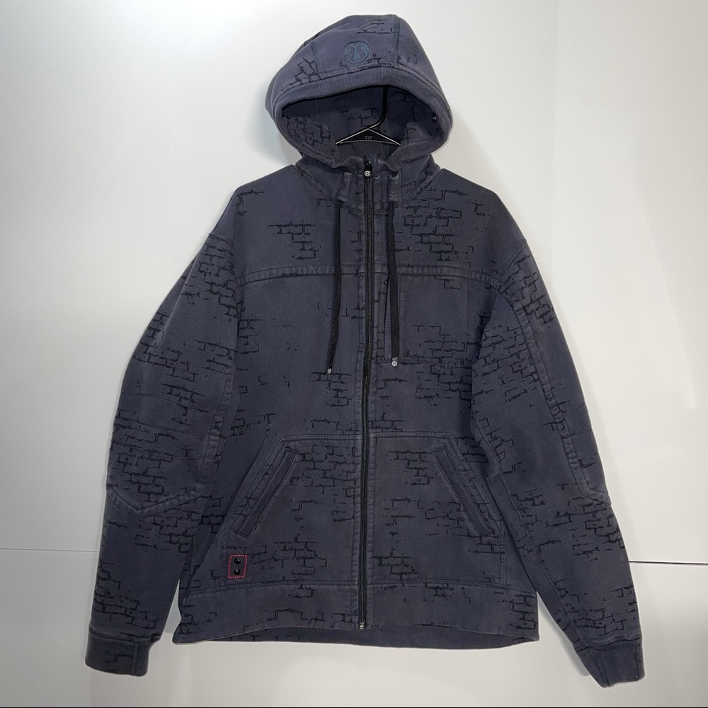 LULU LEMON Men’s Zipper Hoodie Jacket Black Urban Brick pattern design